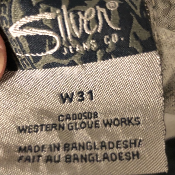 Silver Jeans - Tuesday Crop - Size 31 - Picture 4 of 4